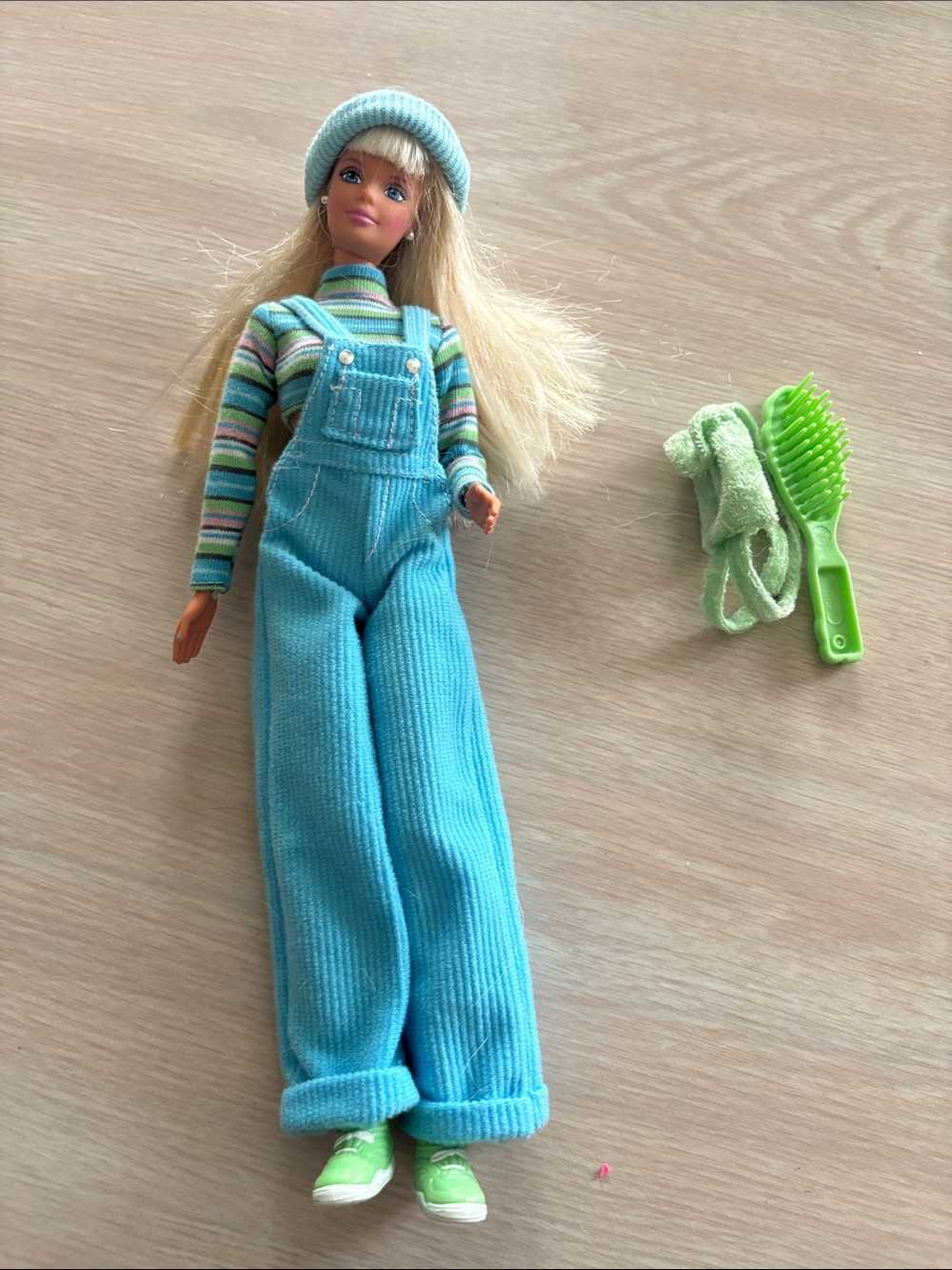 Cool blue Barbie - vintage 1997